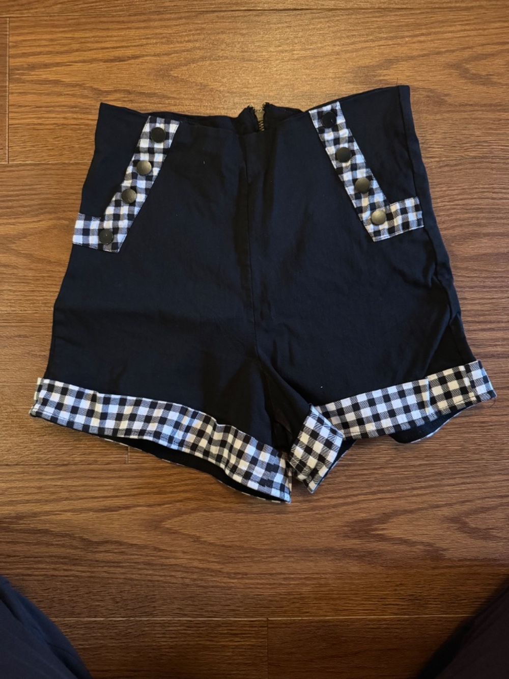 Banjo and cake High waisted shorts - Picture 4 of 5